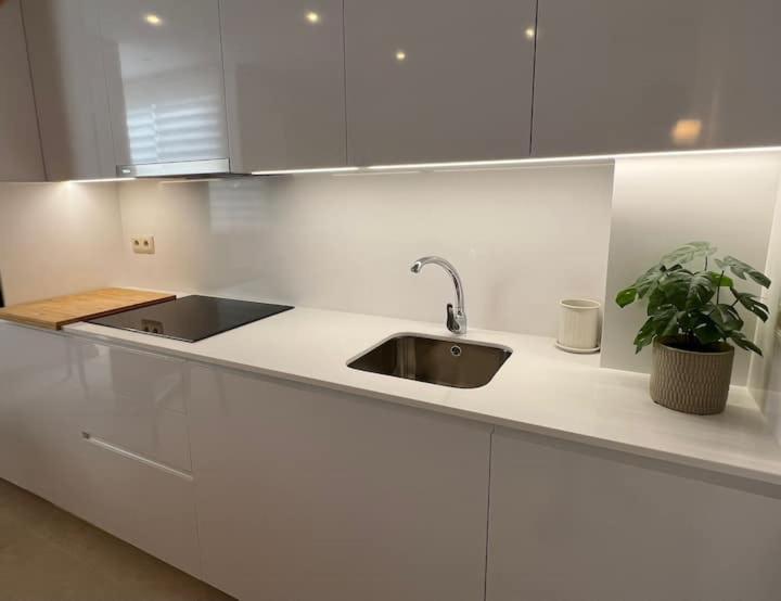 Apartamento La Canela เนร์คา ภายนอก รูปภาพ